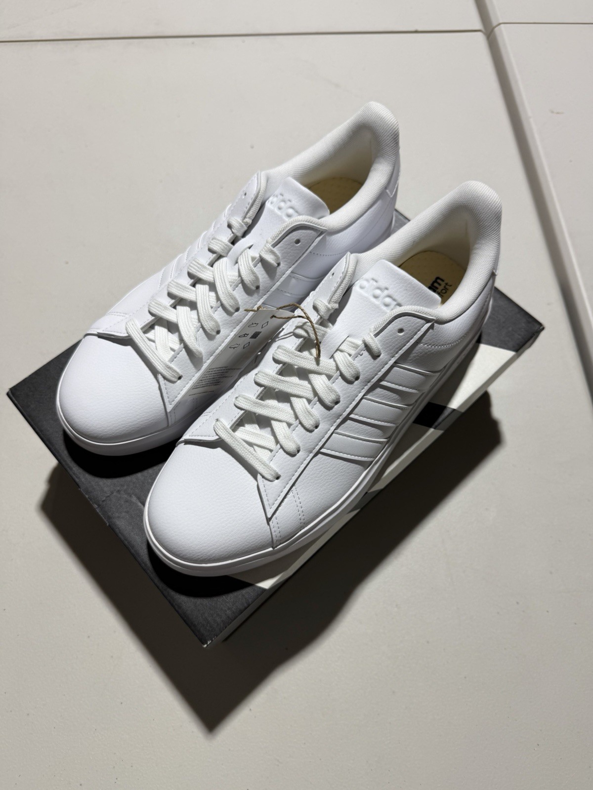 Adidas Grand Court 2.0 Mens Shoes size 10 Cloud White/Cloud White/Ecru Tint