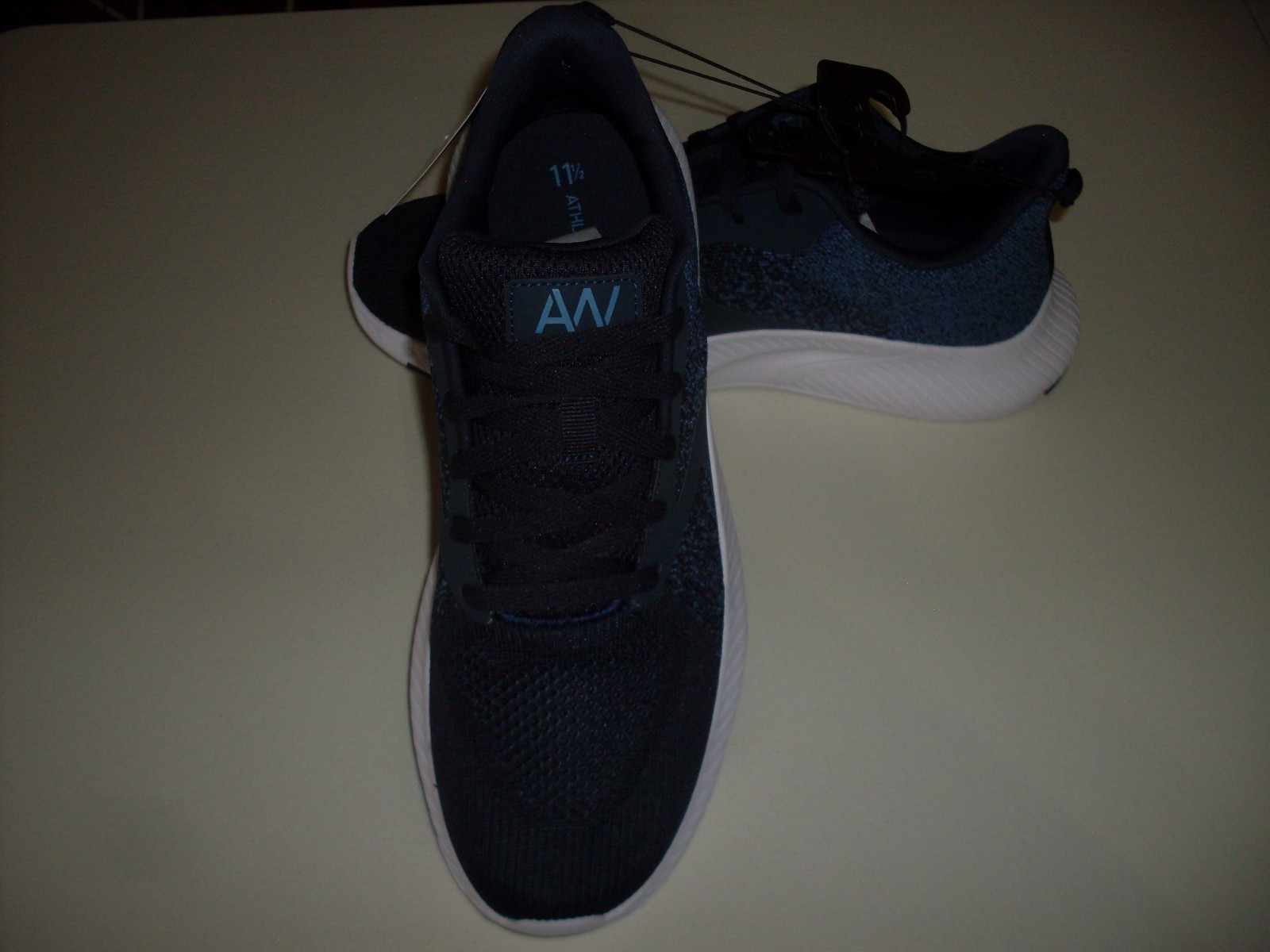 MENS ATHLETIC WORKS CORE JOGGER SHOES / SNEAKERS SIZE 11.5 NWT