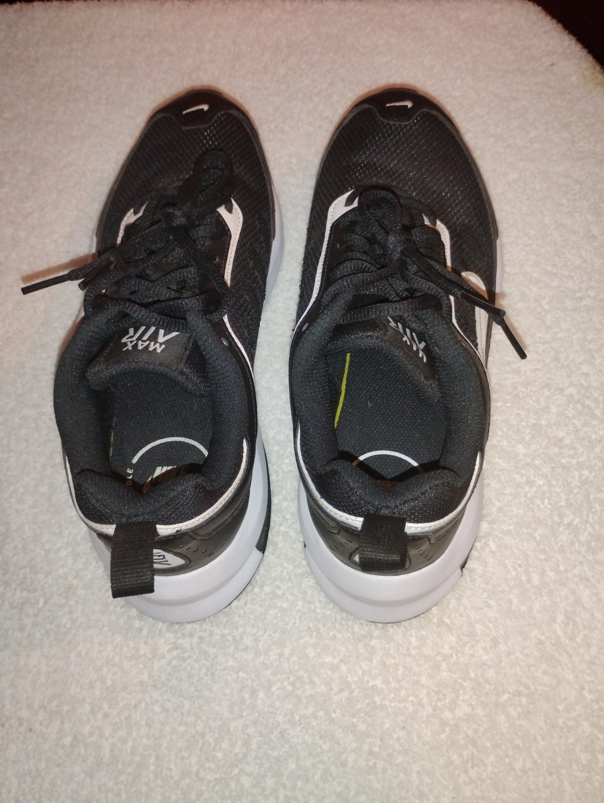 Nike Air Max AP Black/White Men’s Sneakers Size 8. CU4826-002