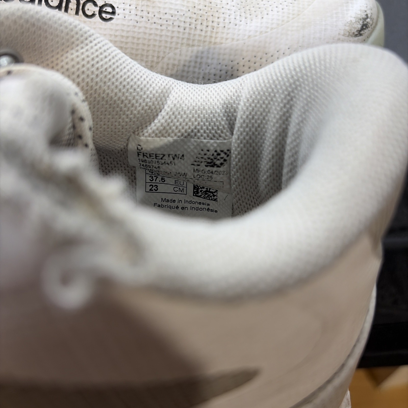 New Balance Freeze Mens Size 5 Turf Lacrosse Shoes White Sneakers FREEZTW4