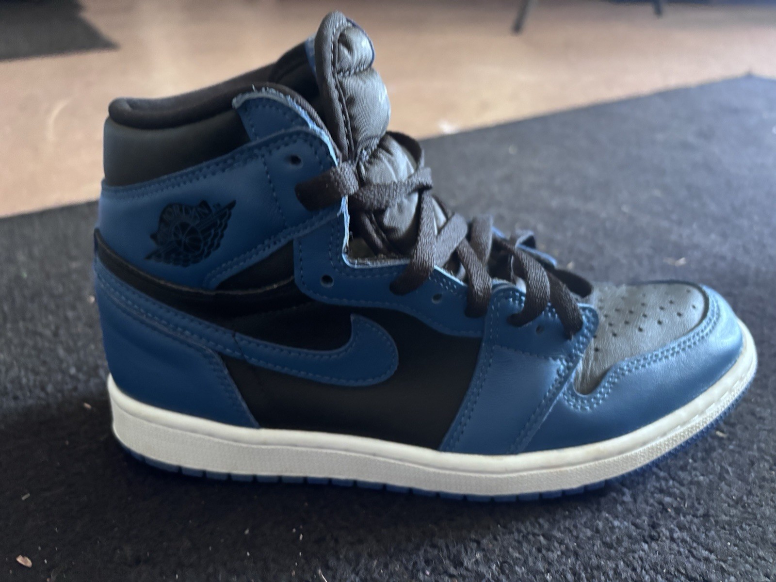 Jordan 1 high Marina blue size 8