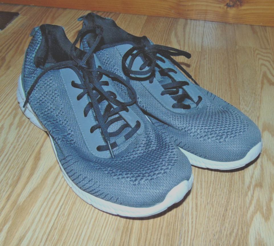 FILA Mens Gray Mesh Lightweight Fabric Sneakers Shoes sz 12