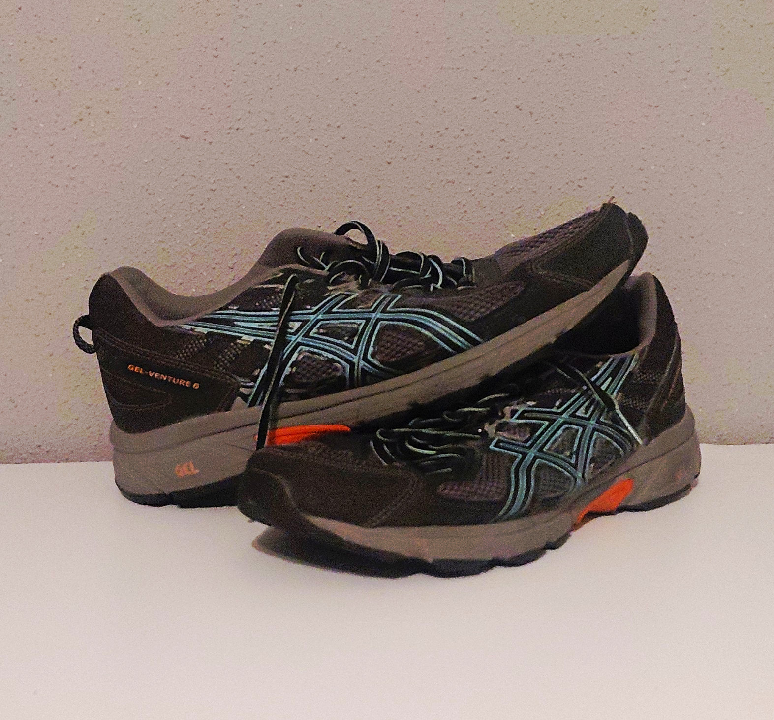 ASICS GEL-Venture 6 Men’s Sneaker Black Gray Blue Orange Low Top T7G6Q