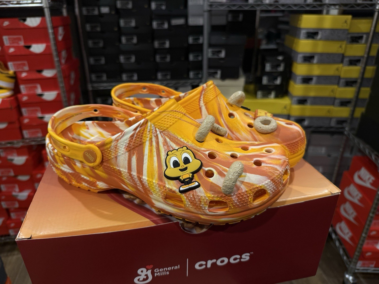 Crocs Honey Nut Cheerios Classic Clog Men’s 11-12 – NEW – 207924-846