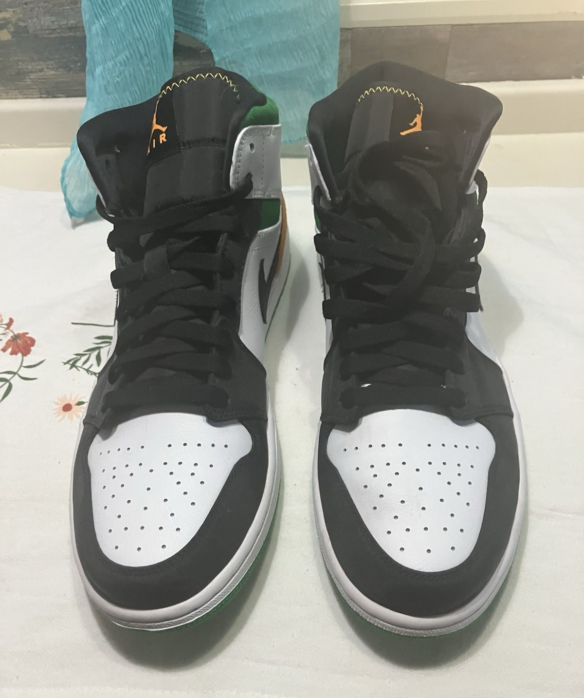 Jordan Air Jordan 1 Mid SE Oakland Colorblock Sneakers White/Green 852542-101