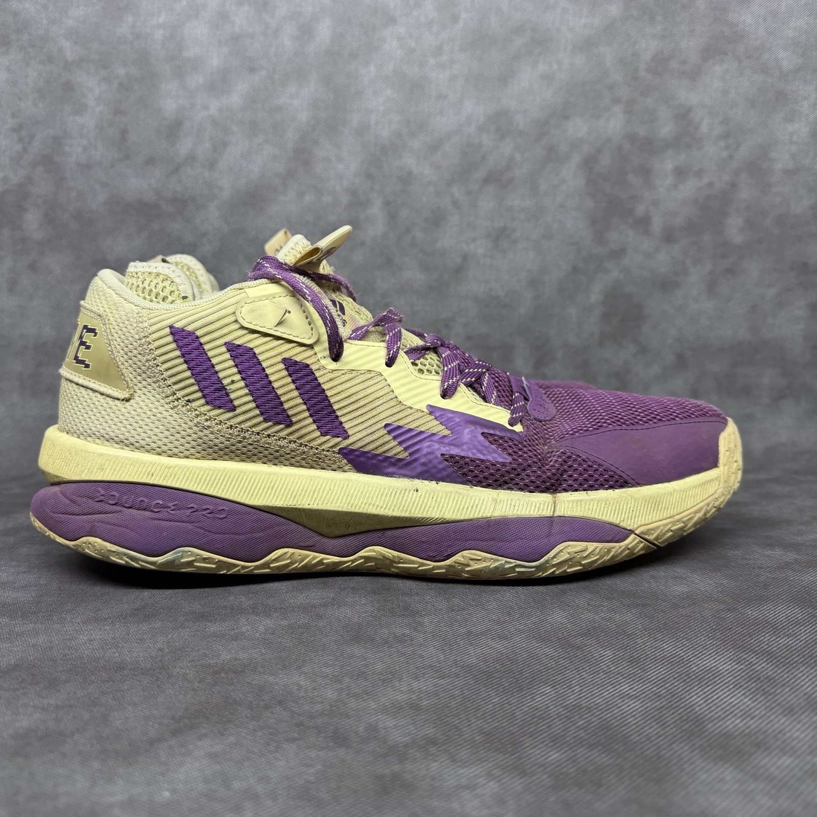 Adidas Dame 8 Dame Time Yellow Basketball Shoes Men’s Size 12 FAIR