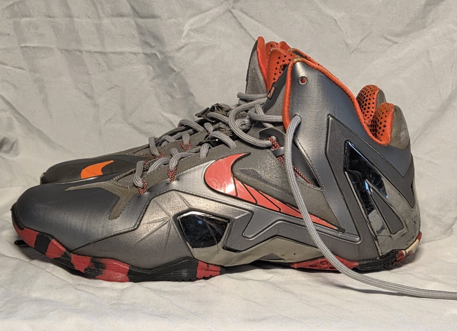 Nike LeBron 11 Elite Team Mid Top Basketball Gray/Orange 642846-001