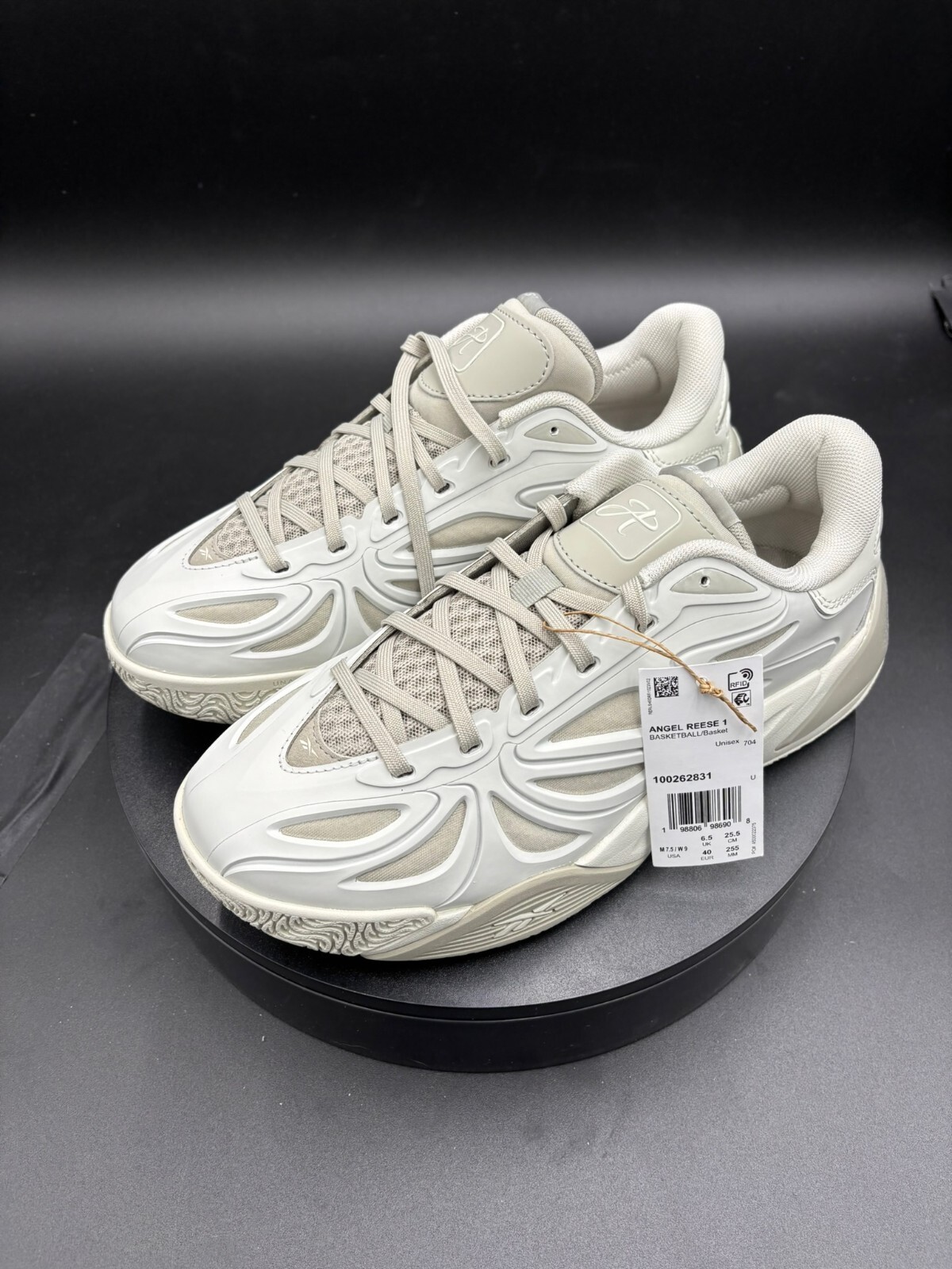 Reebok Angel Reese 1 Grey M7.5 / W9 – New in Beige and Cream