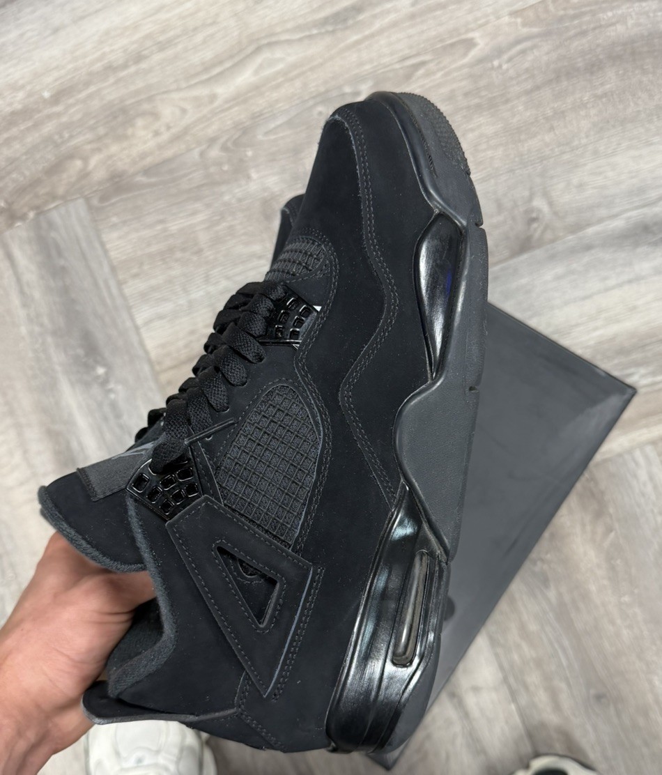 Air Jordan 4 Black Cat Retros Size 11 Men’s Used 100% Authentic