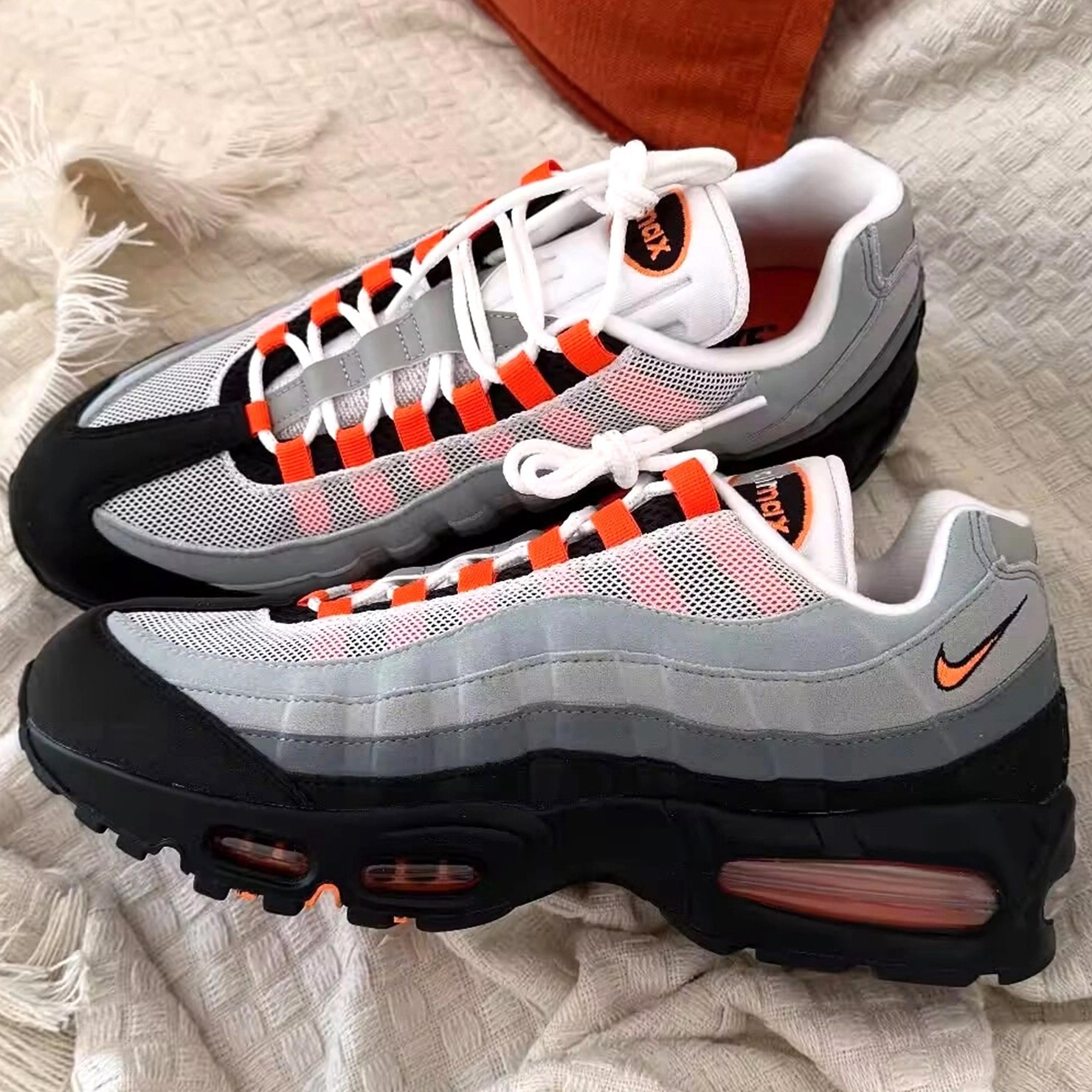 Nike Air Max 95 OG HM4740-005 Bright Mandarin Big Bubble Men’s Running Shoes